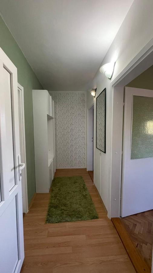 Appartement Apartman Jelena II à Sremska Mitrovica Extérieur photo