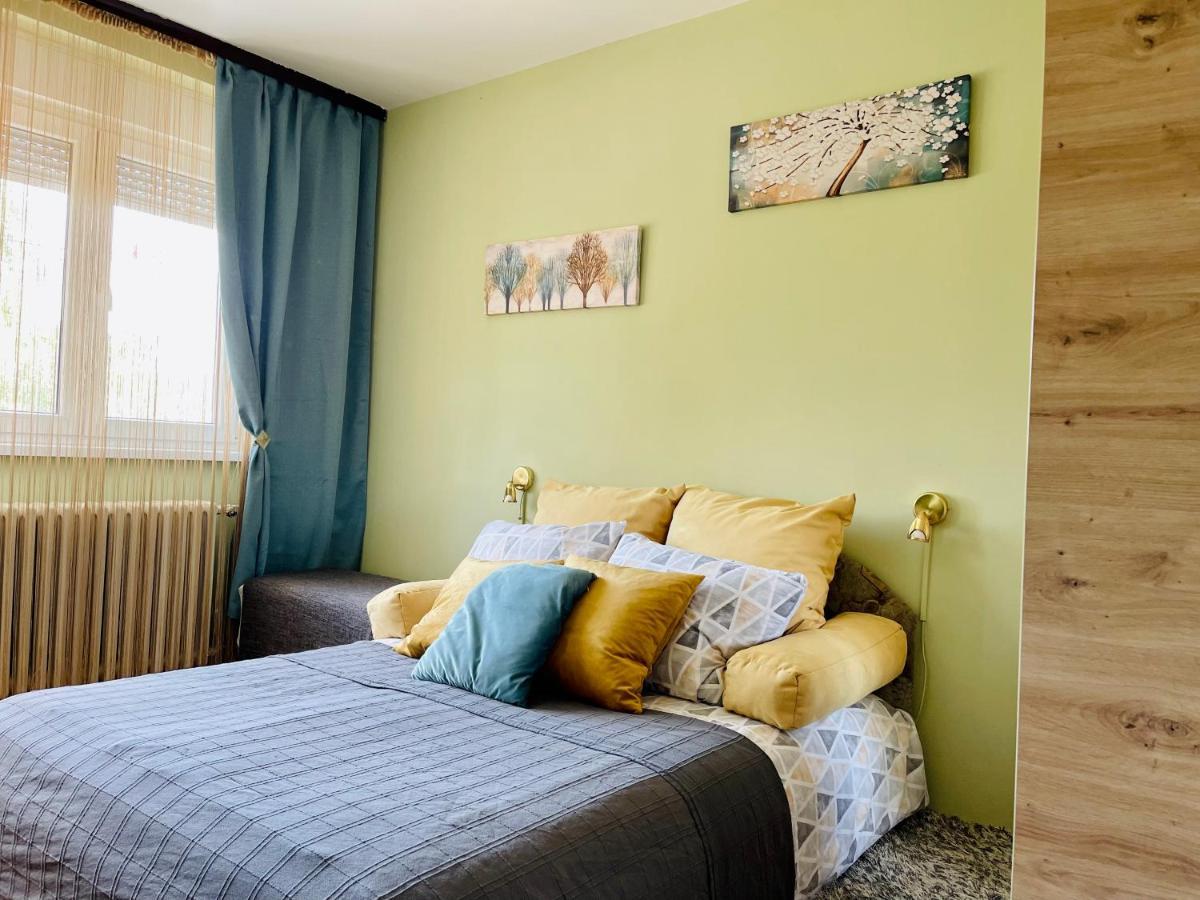 Appartement Apartman Jelena II à Sremska Mitrovica Extérieur photo