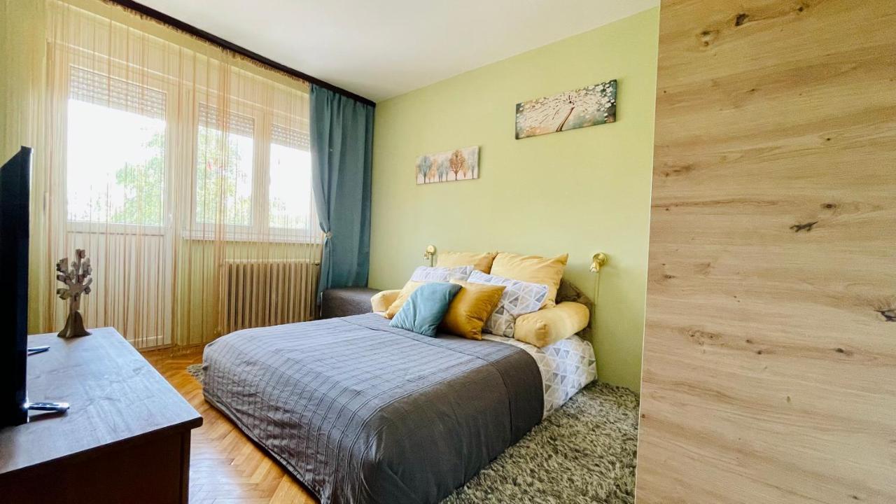 Appartement Apartman Jelena II à Sremska Mitrovica Extérieur photo